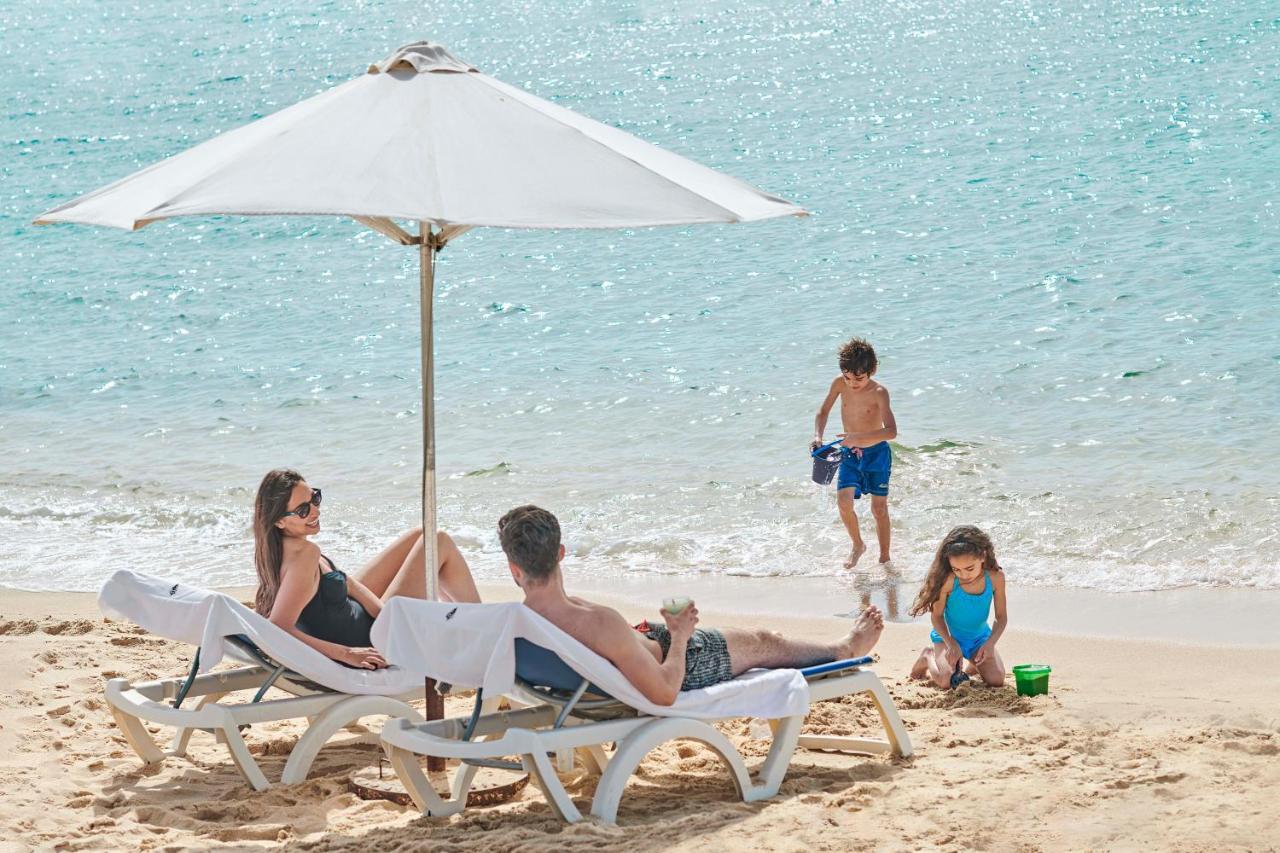 Four Seasons Hotel Alexandria At San Stefano Ngoại thất bức ảnh Family on a beach